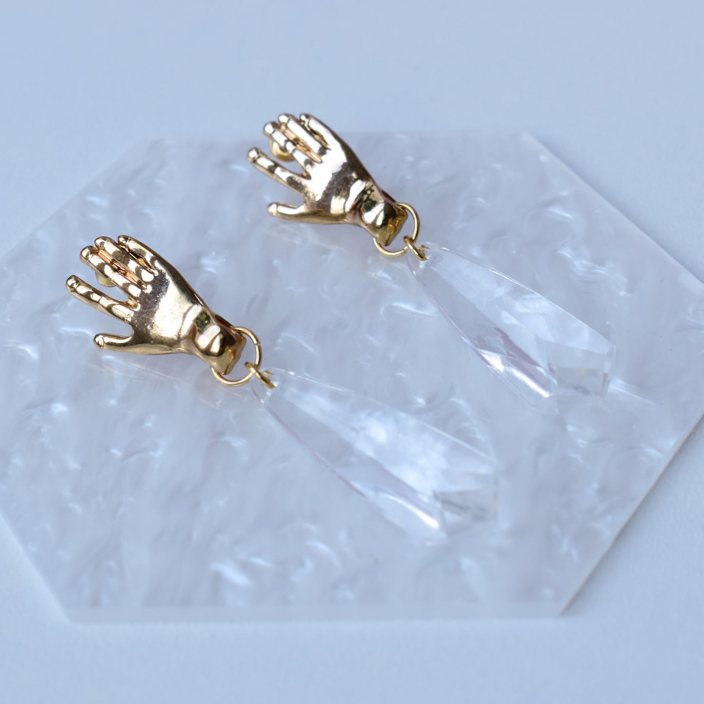 Hold Me Earrings - Quantumarium